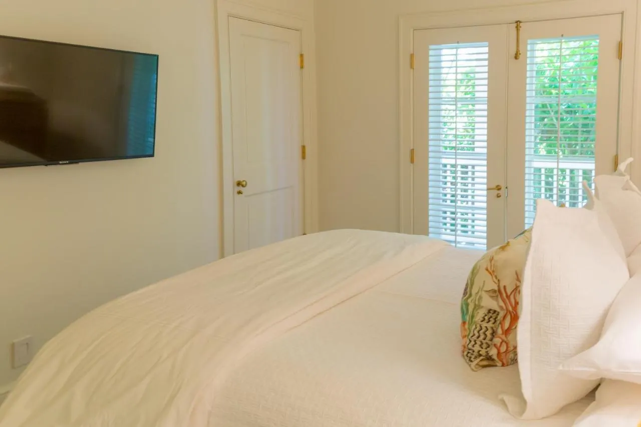 Eleven Bahama House Hotell Dunmore Town Semesteranläggning (resort)